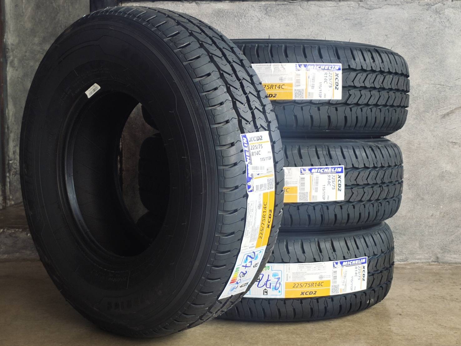 MICHELIN 225/75R14C 115/113P PR8 XCD2