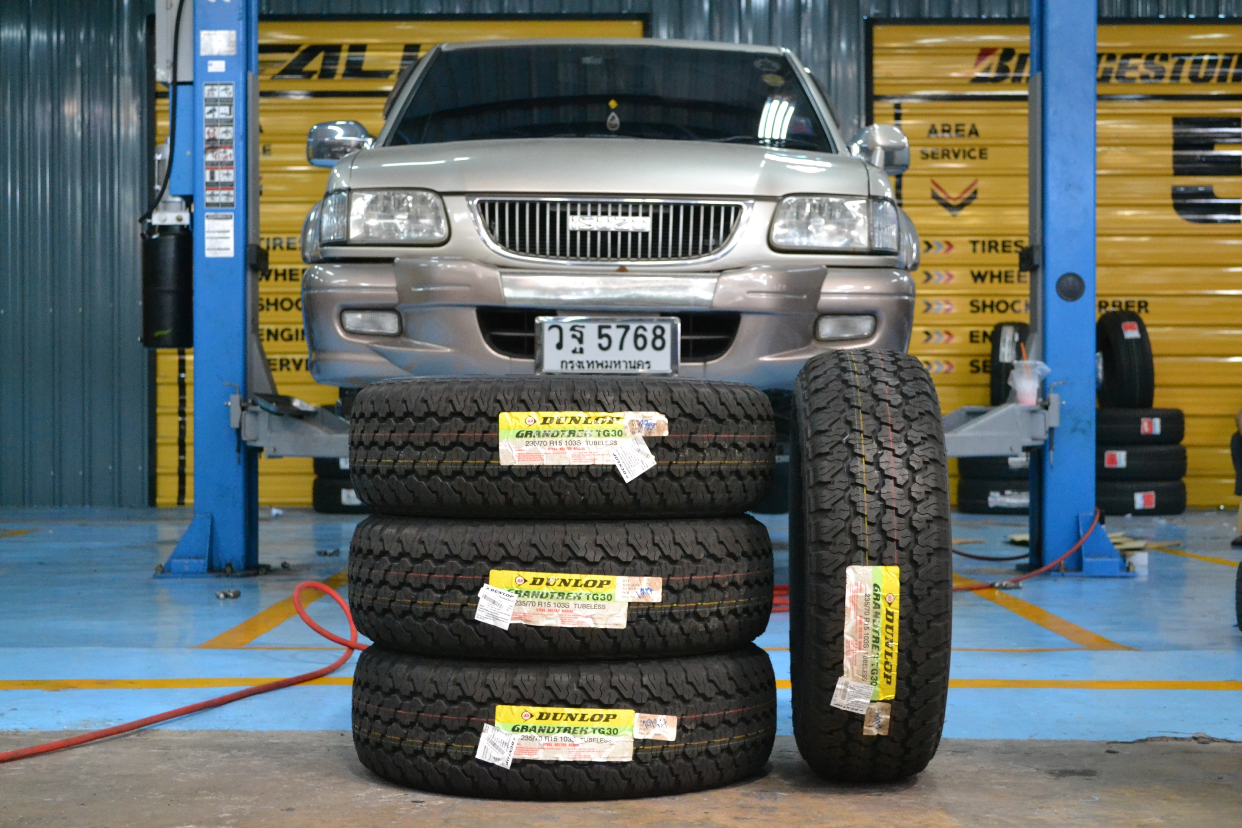 DUNLOP GRANDTREK TG30 235/70-15 ซื้อ2แถม2