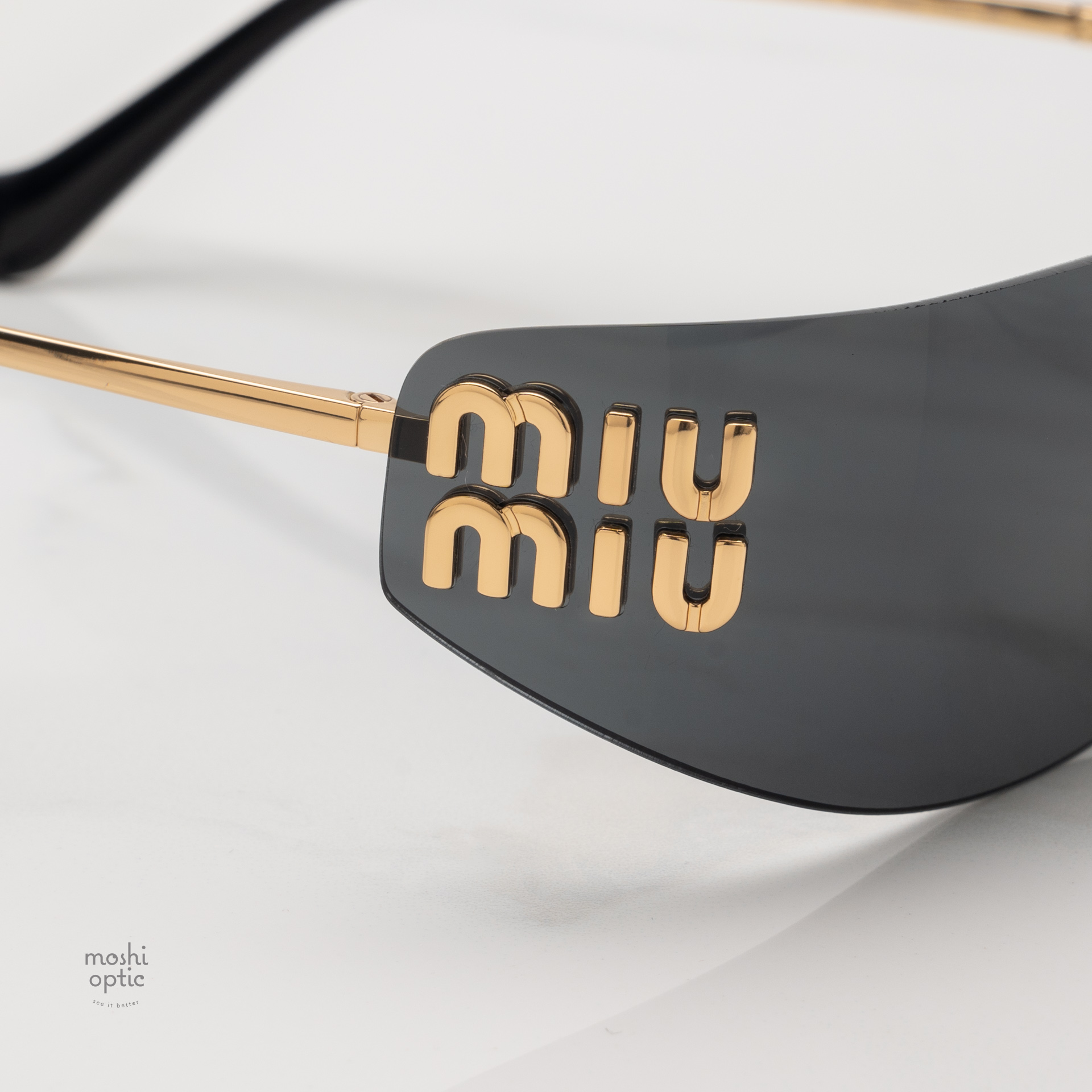 แว่นกันแดด Miu Miu MUA51S 5AK5S0 สำเนา