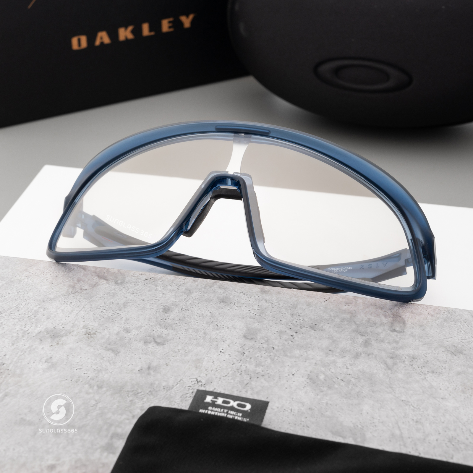 Oakley RSLV OO9484D-07 Matte Transparent Stonewash Clear Iridium Photochromic