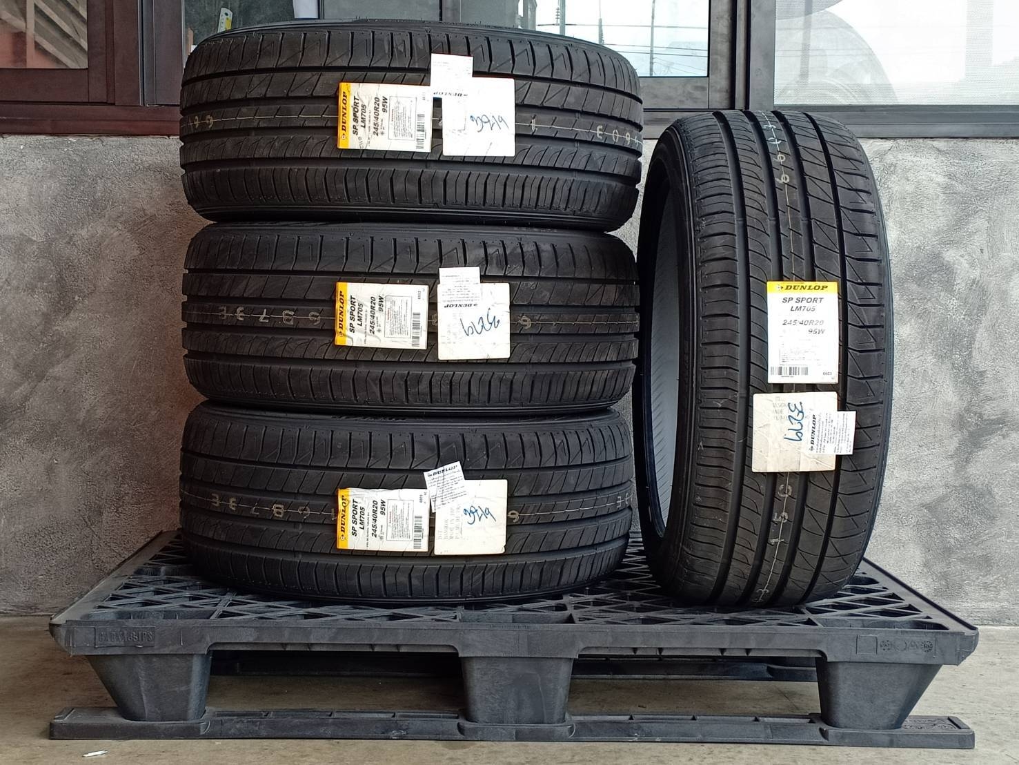 DUNLOP 245/40R20 SP SPORT LM705 95W MADE IN JAPAN