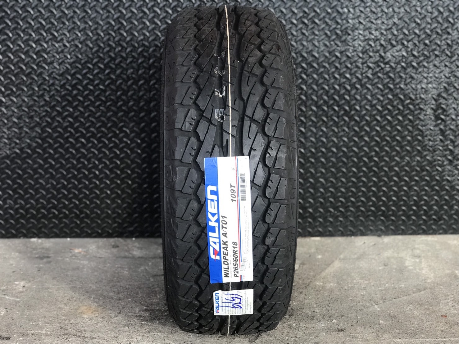 ยางใหม่ FALKEN WILDPEAK AT01 265/60R18 ปี19 สายลุย ราคาถูก