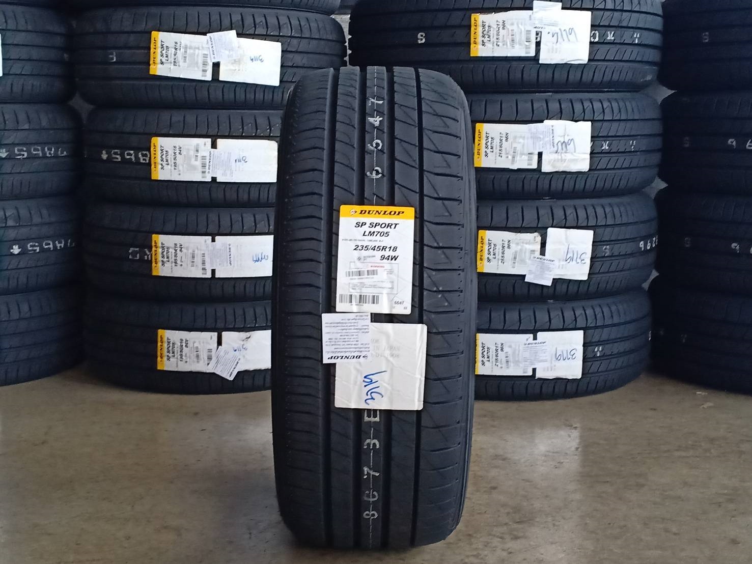 DUNLOP LM705 235/45-18 ปี19 ราคาพิเศษ