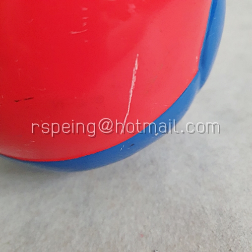 หมีถือโถน้ำผึ้งล้มลุก