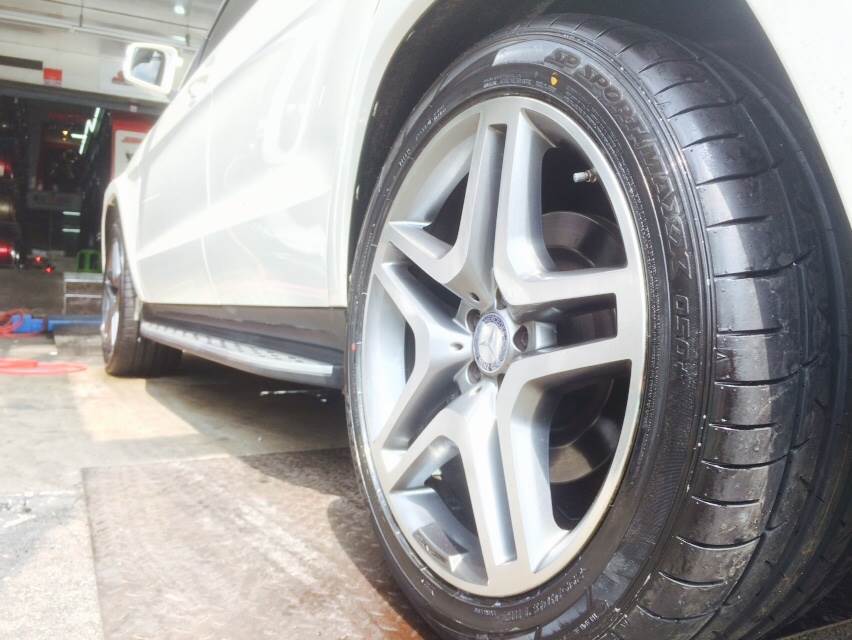 DUNLOP SPORT MAXX050+ 295/40-21 ราคาพิเศษ