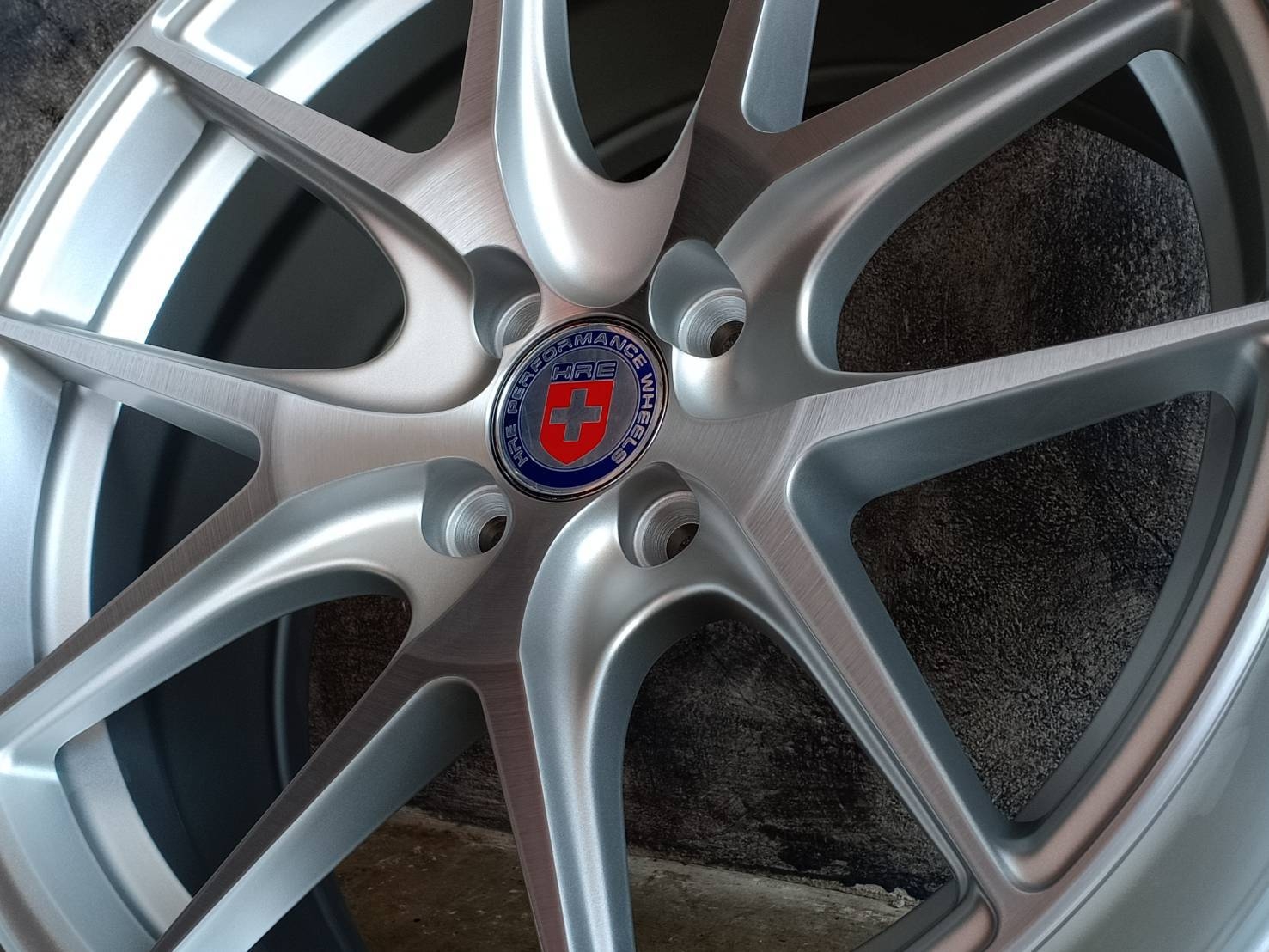 HRE 17X7.5 4H100 ต้องการส่วนลดราคาพิเศษ กรุณาสอบถาม
