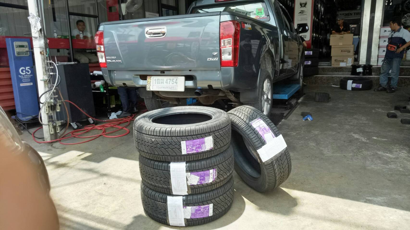 ACHILLES 255/55-18 เส้น 1980 ปกติ 3500