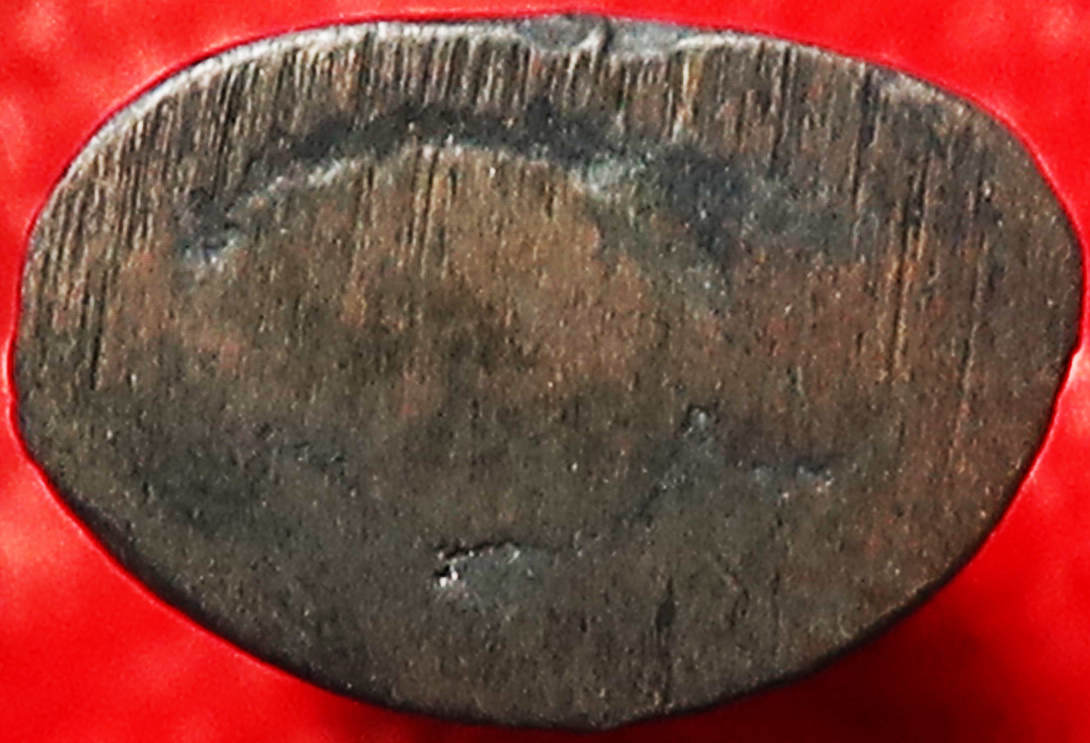 51 พระชัยวัฒน์ หลวงปู่ม่น วัดเนินตามาก จังหวัดชลบุรี ปี พ.ศ.2534 เนื้อนวโลหะ ตอกโค๊ต บูชา พร้อมกล่องเดิม จากวัด