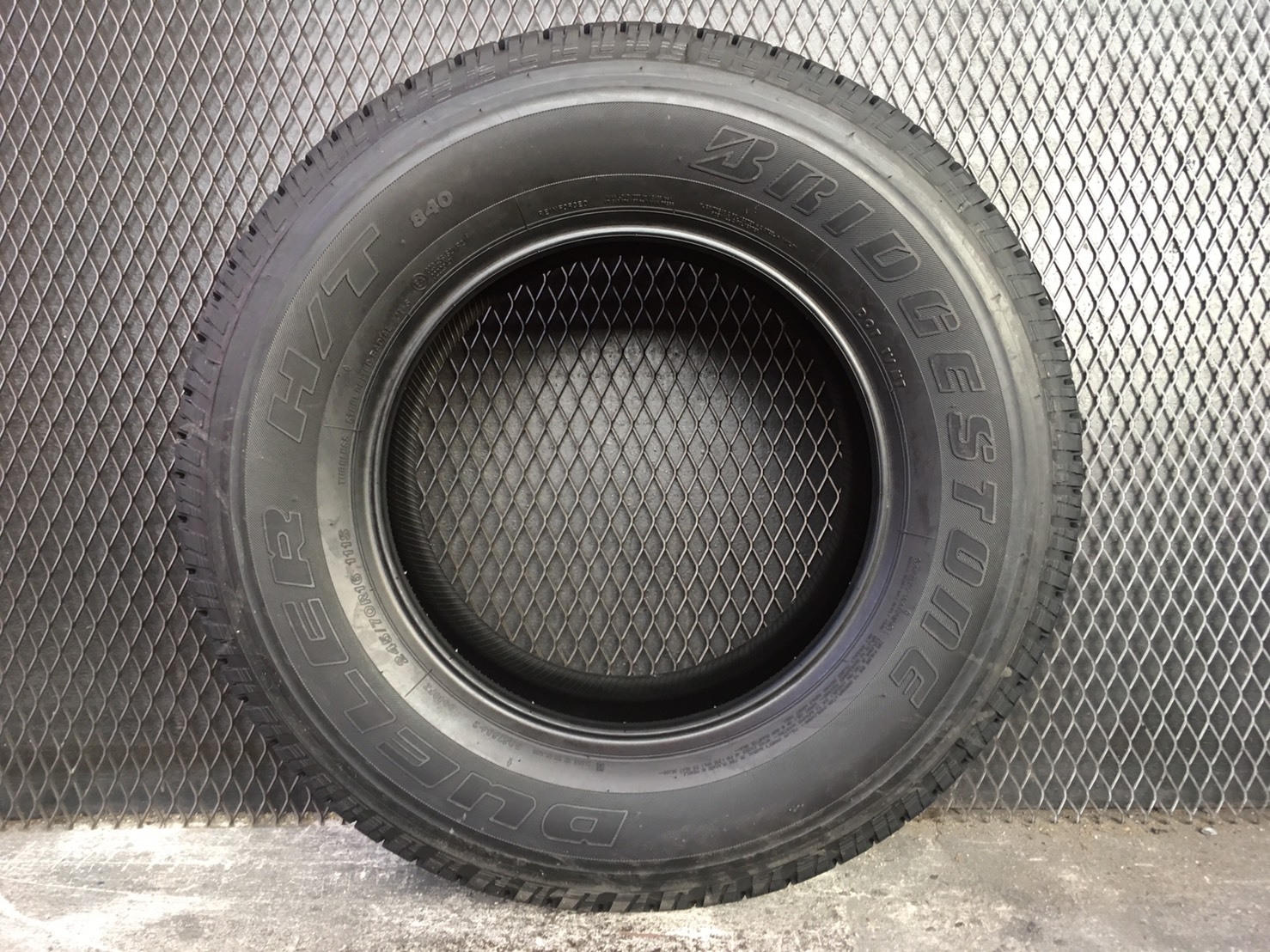 ยางใหม่ ปี19 BRIDGESTONE HT840 245/70-16 ราคาถูก