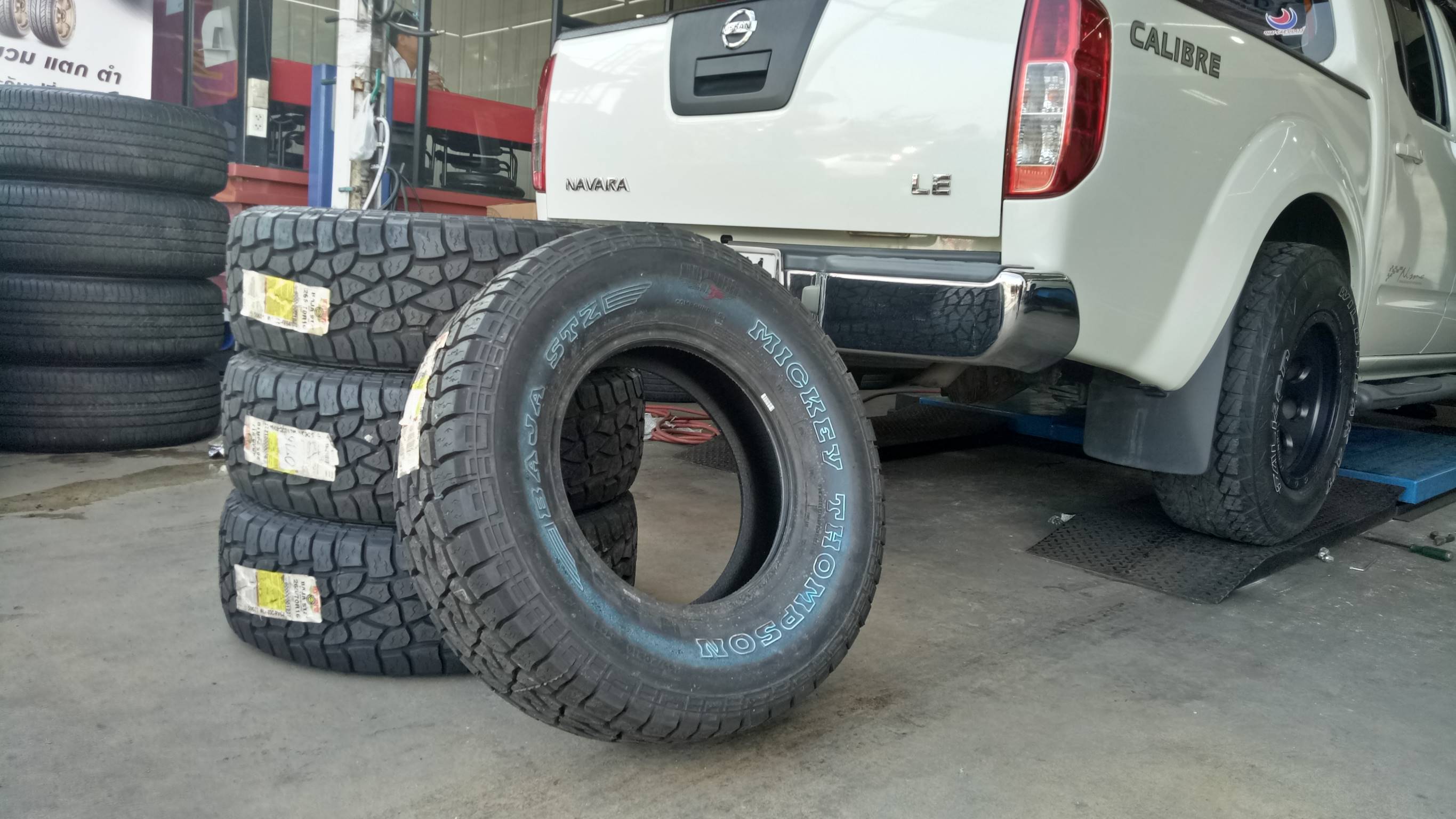MICKEY THOMPSON STZ 265w70s16 เส้นละ 4900 ปี16 ขอบขาว ปกติ7500