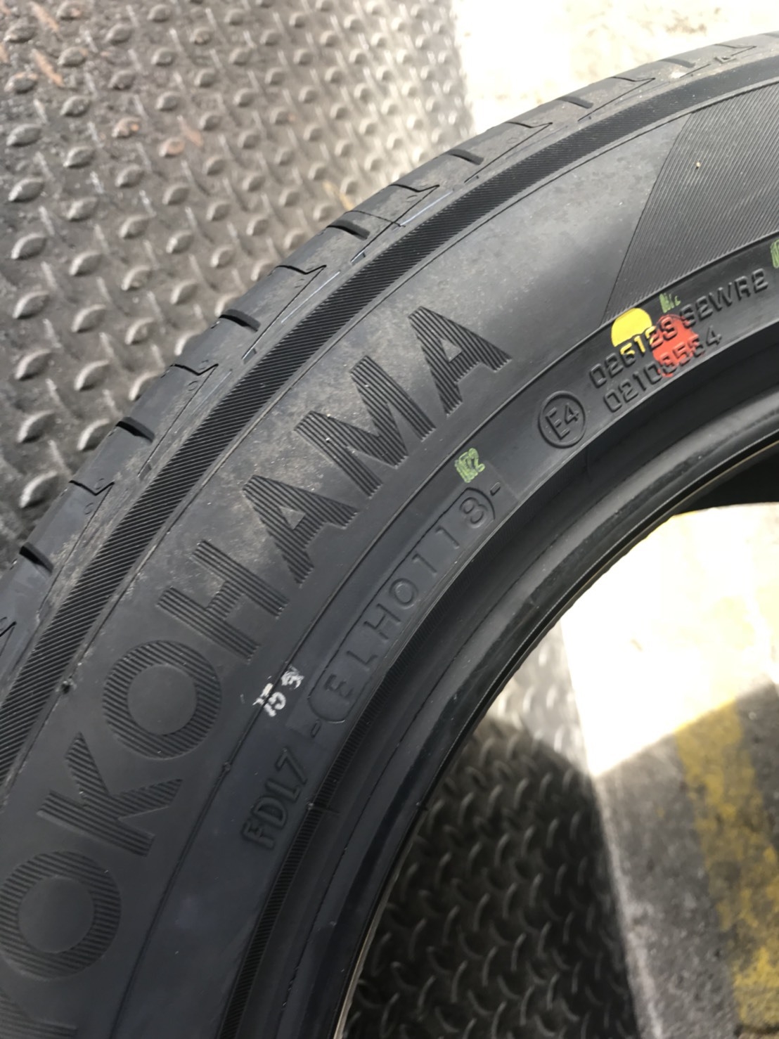 YOKOHAMA ADVAN DB V552 245-50-18 ปี18