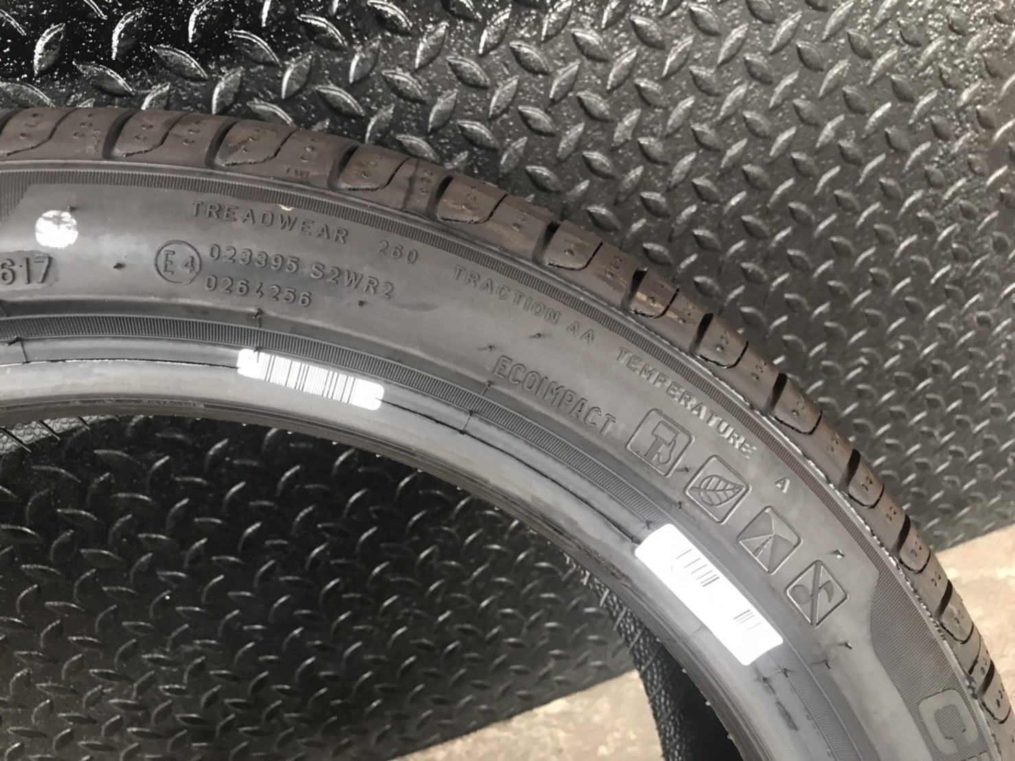 ยางใหม่ค้างปี PIRELLI CINTURATO P7 205/45-17 เส้น 4500 ปกติ 8500 บาท ( runflat) ปี17