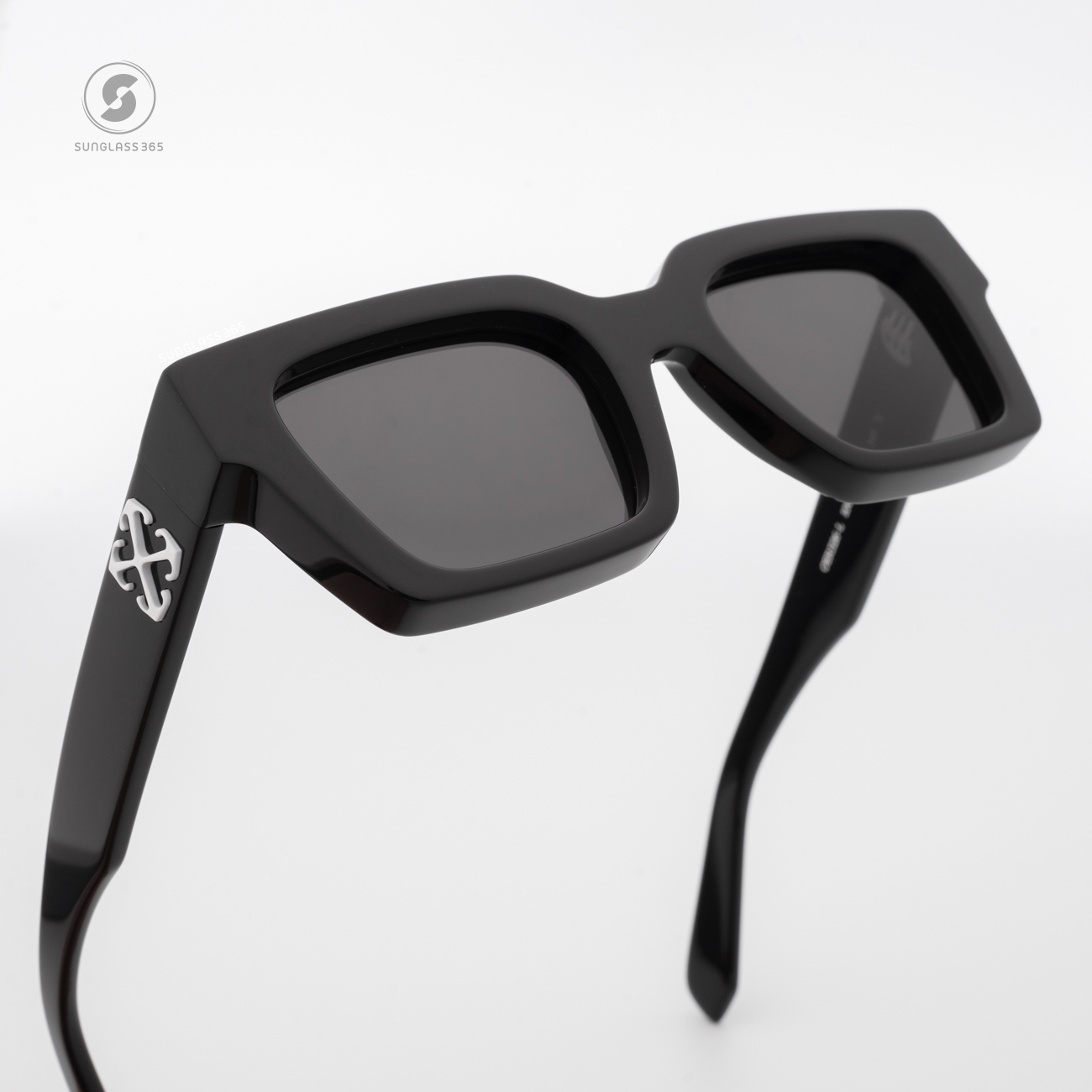 แว่นกันแดด Off-White OERI126L 1007