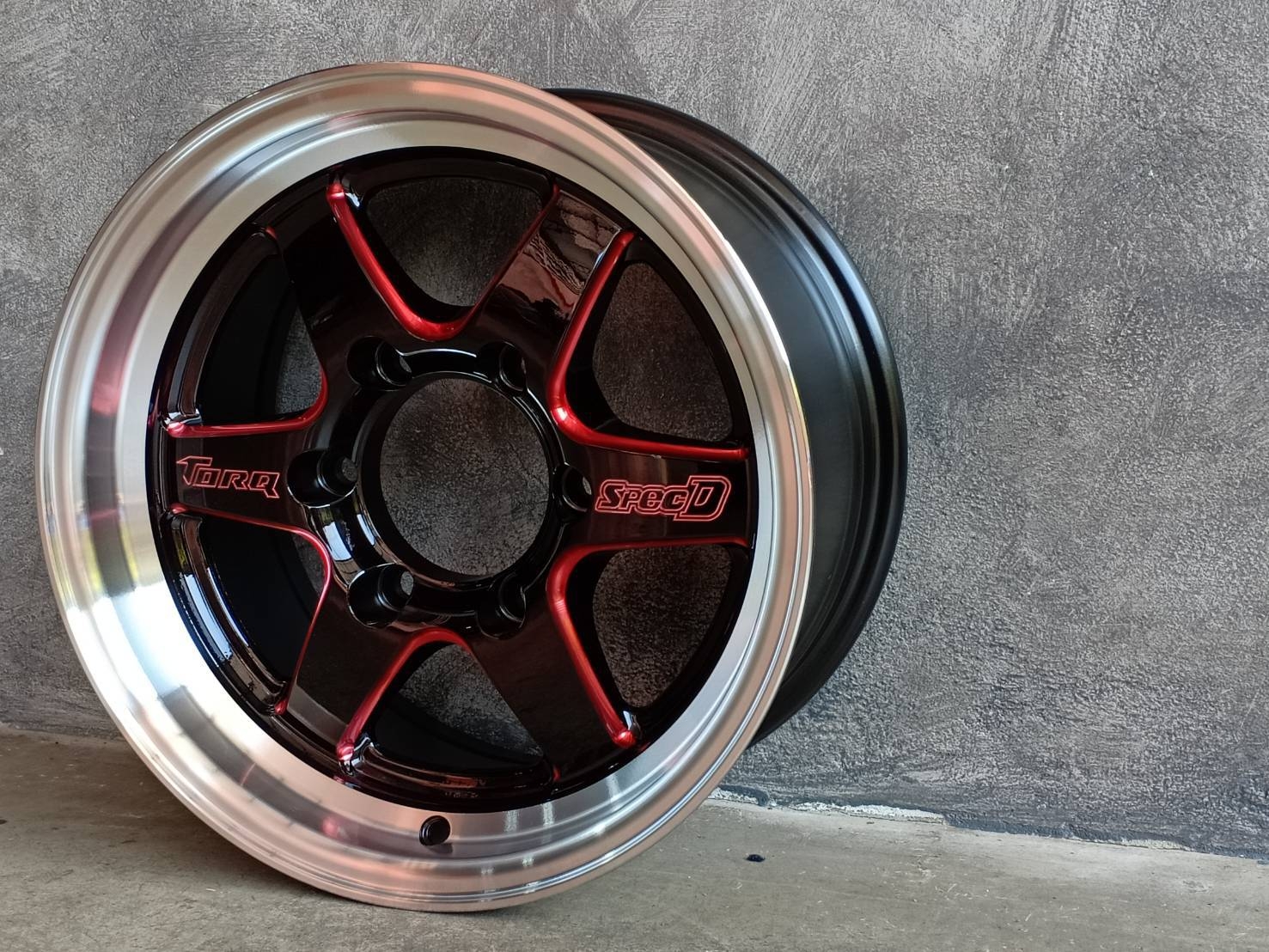 D1S 15X7.5 6H139.7 ต้องการส่วนลดราคาพิเศษ กรุณาสอบถาม