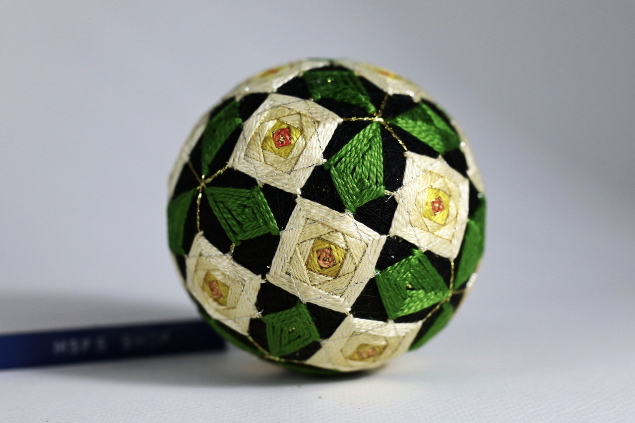[Vintage] ลูกบอลเชือก Temari แบบที่ 5 - ลายดอกไม้