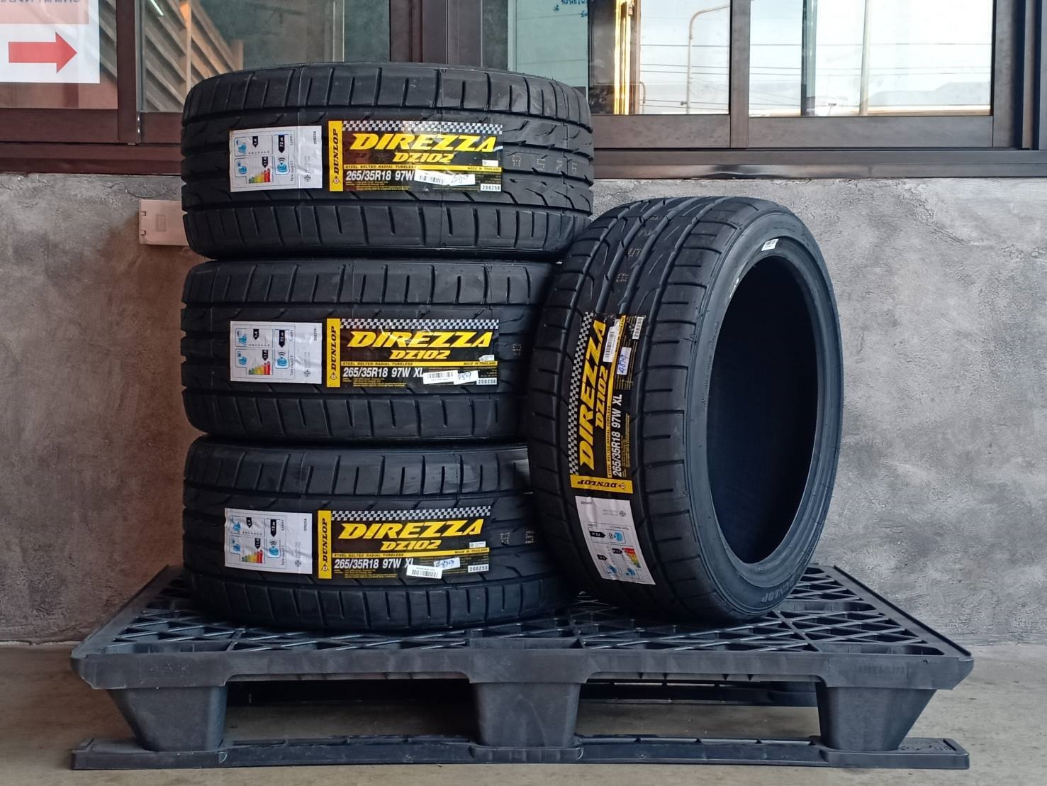 DUNLOP 265/35R18 DIREZZA DZ102 97W XL MADE IN THAILAND