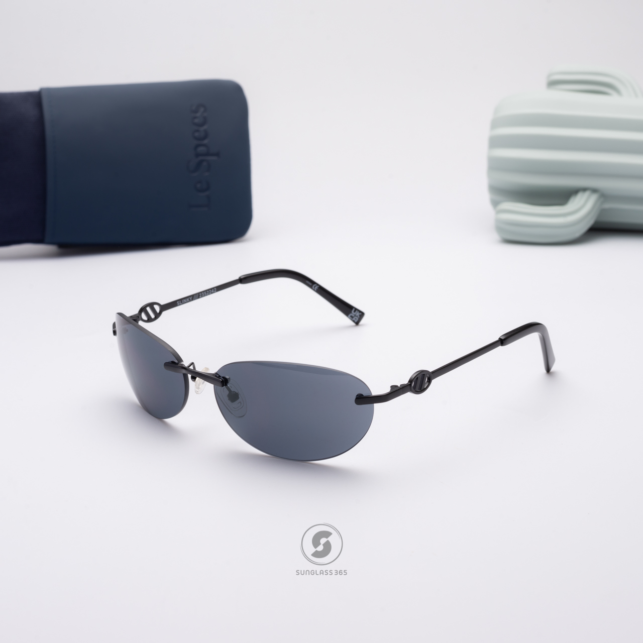 แว่นกันแดด Le Specs LSP2352422 Slinky Matte Black
