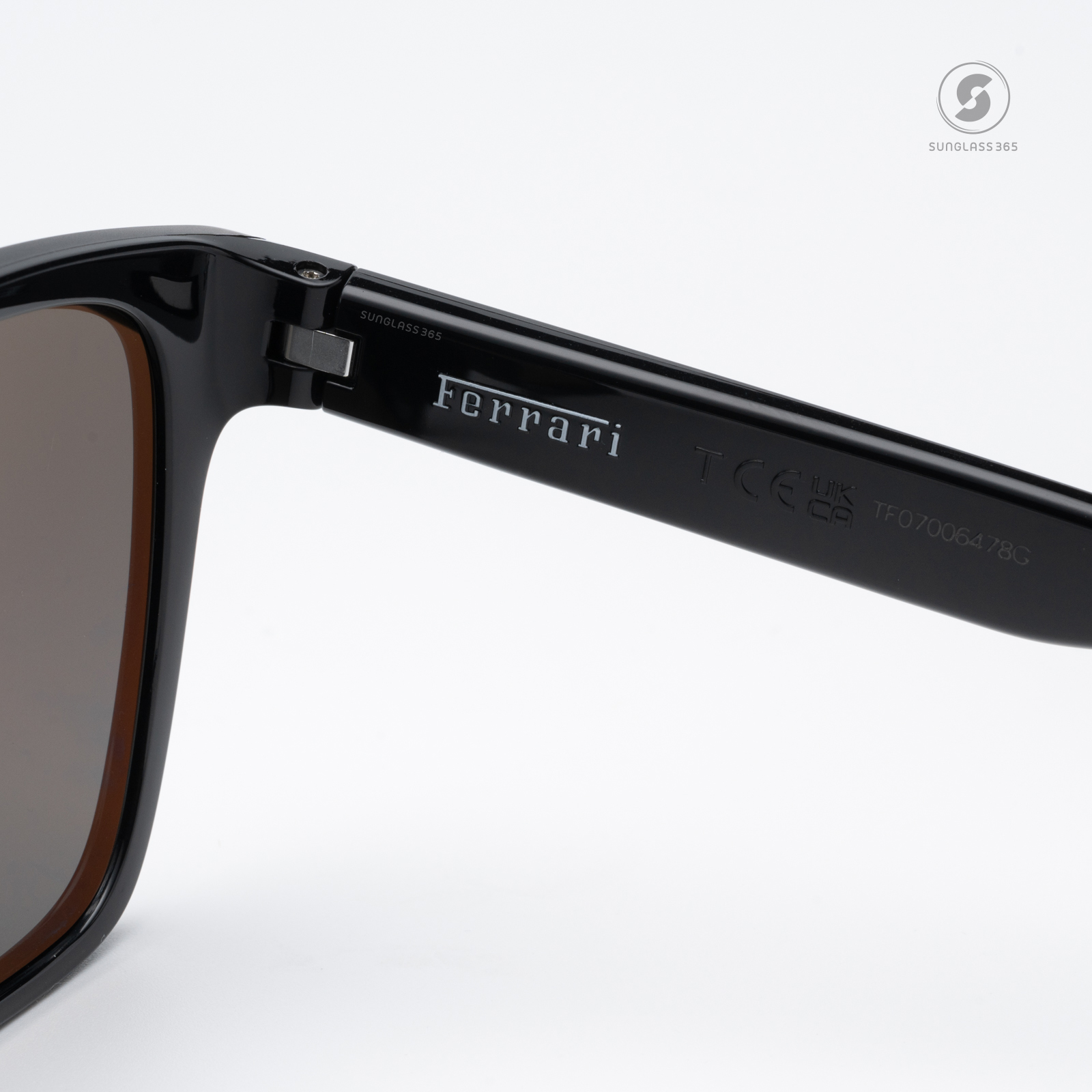 แว่นกันแดด Scuderia Ferrari FZ6013D 501/87