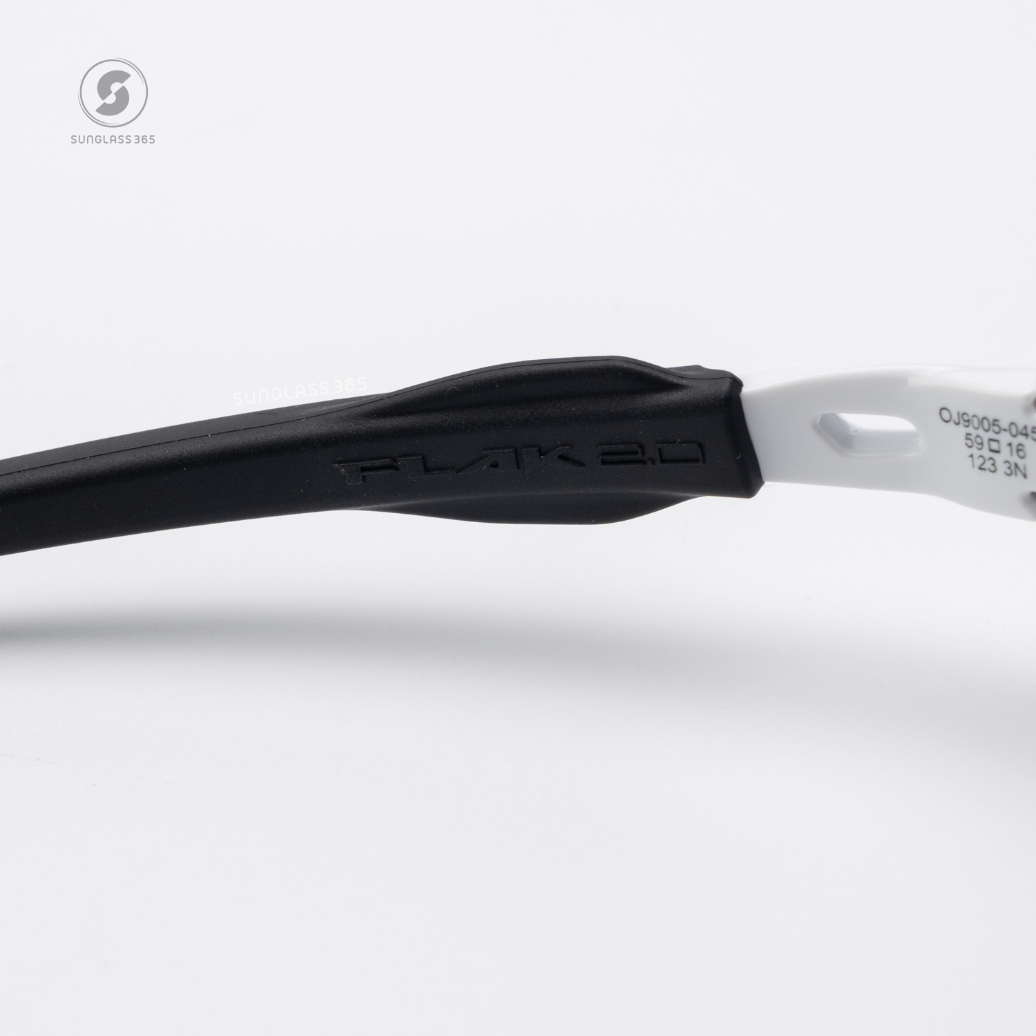 Oakley OJ9005-04 Flak XS Polished White Prizm Field