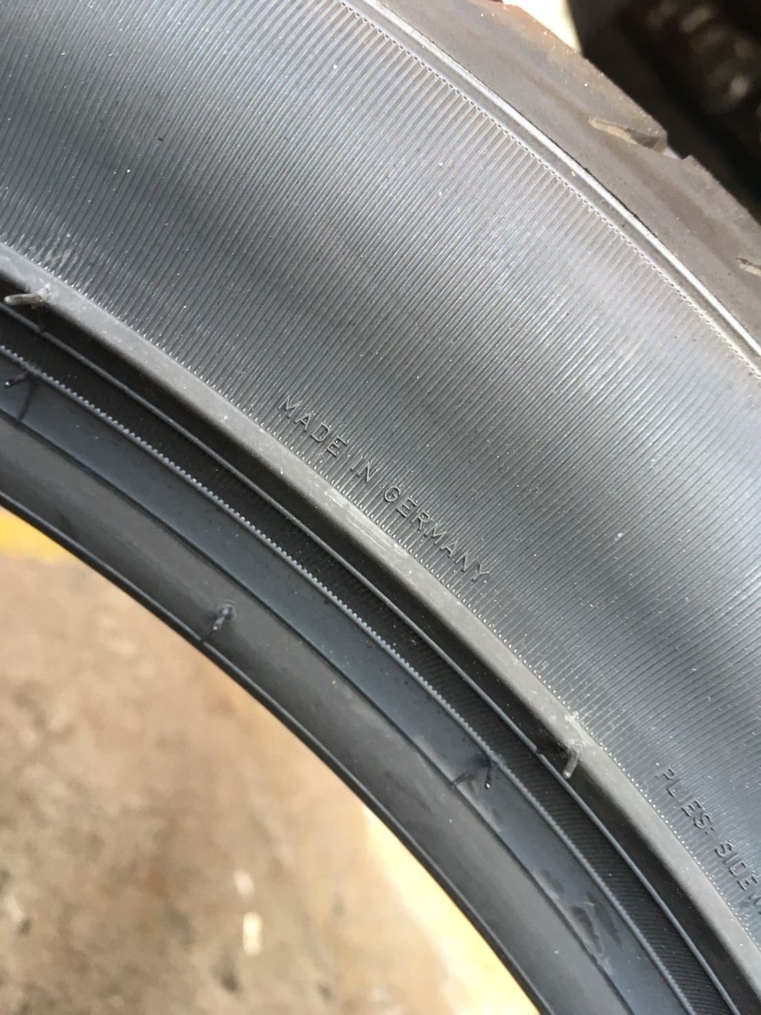 PIRELLI CINTURATO P7 RUNFLAT 255/40-18ราคาพิเศษ
