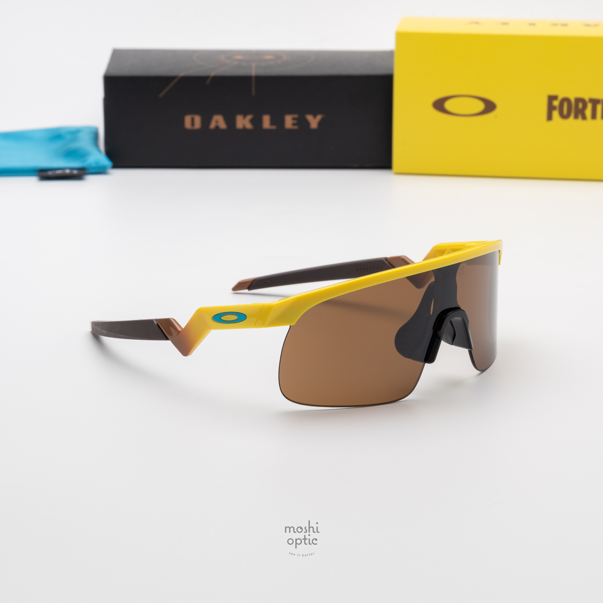 Oakley Resistor OJ9010-28 Yellow Prizm Tungsten