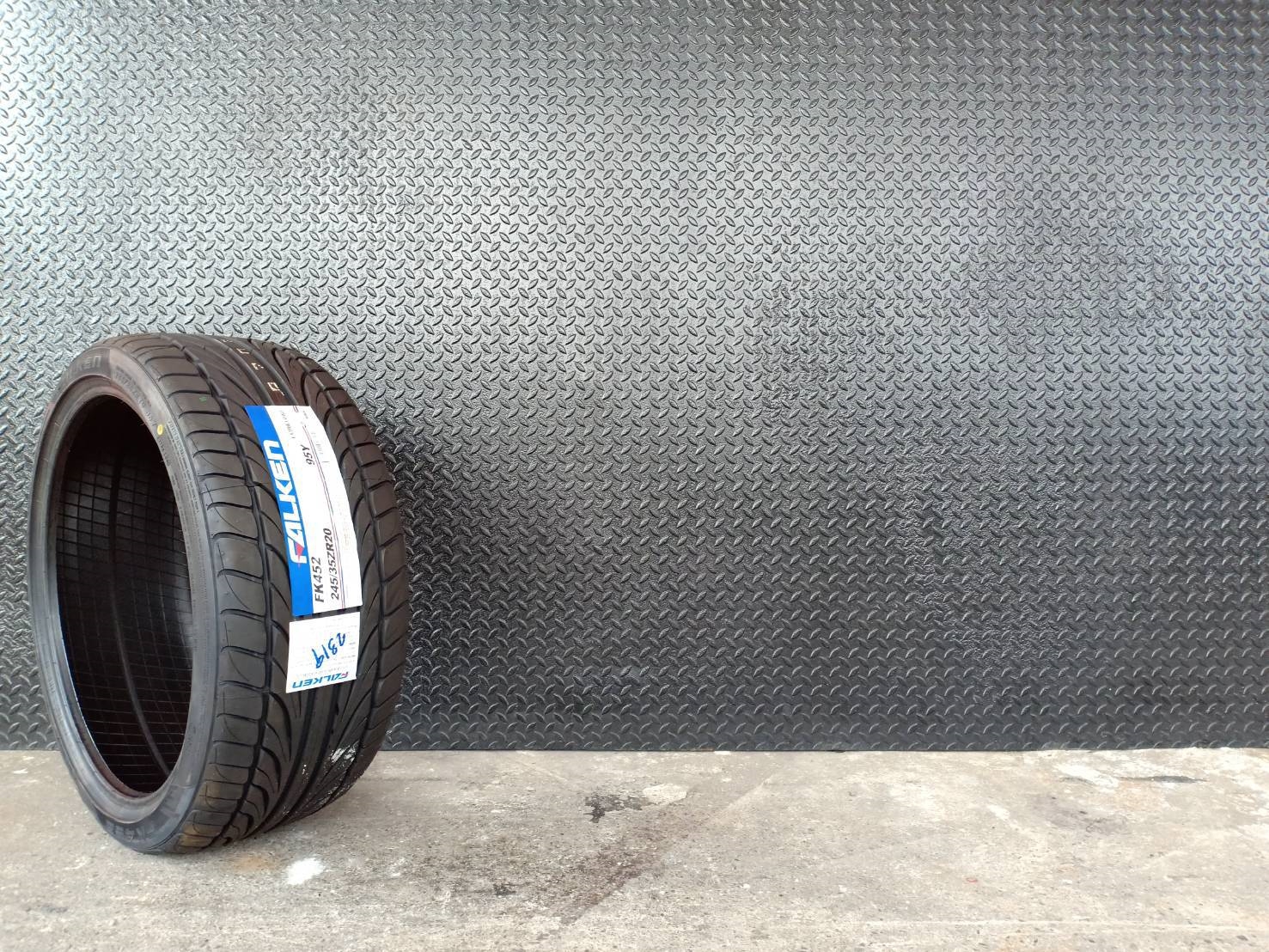 ยางใหม่ ลายสปอร์ต FALKEN FK452 245/35-20 ปี19 ราคาพิเศษ