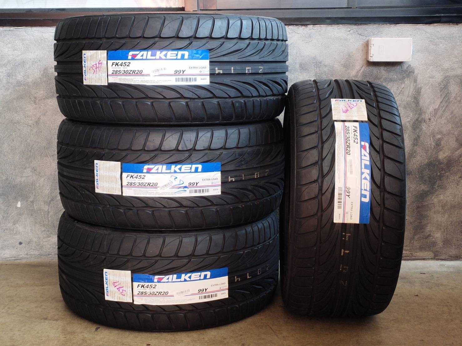 FALKEN FK452 285/30ZR20
