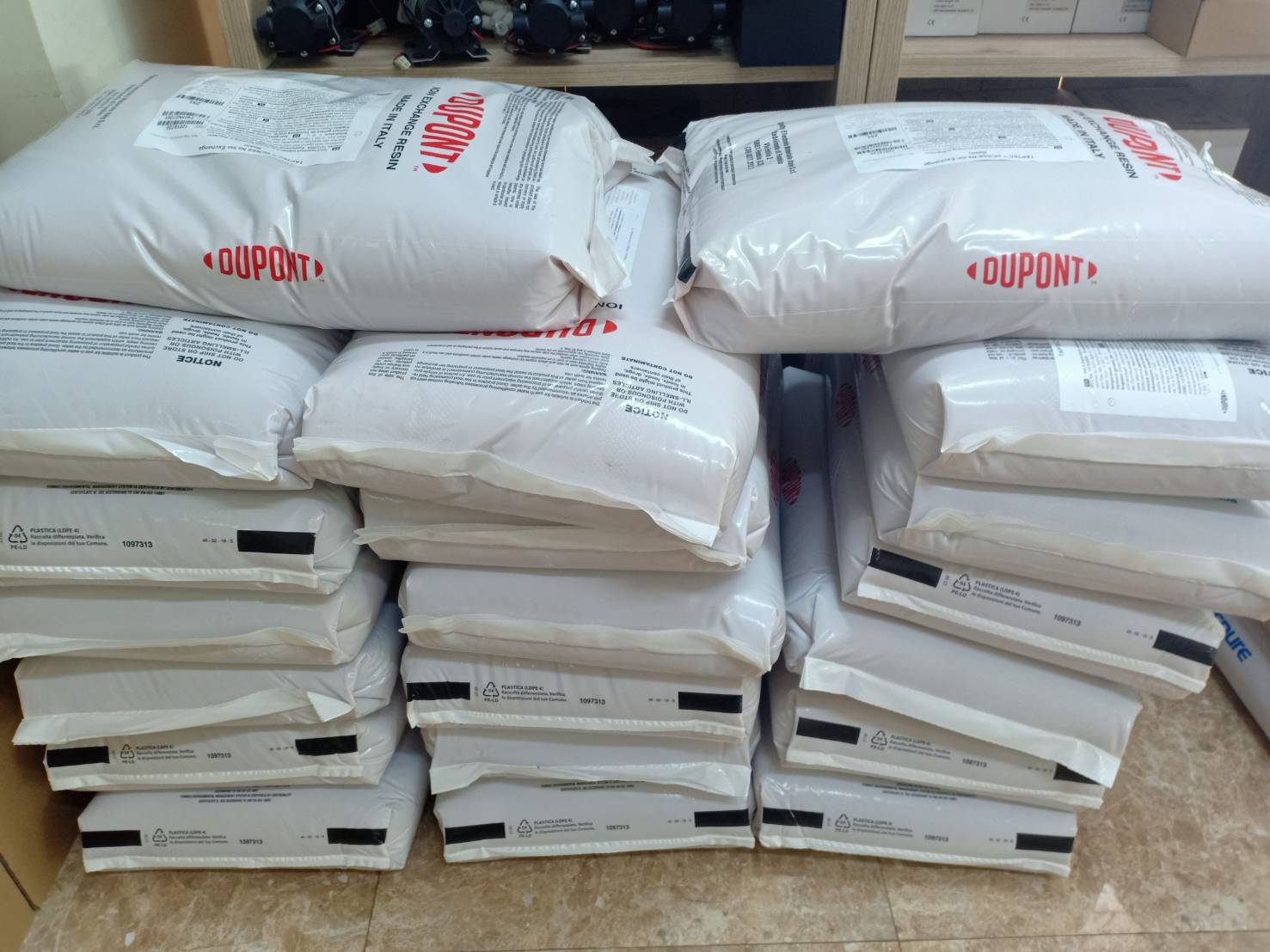 สารกรองน้ำเรซิ่นของ DuPontรุ่น HCRSS FF Na Ion Exchange Resin