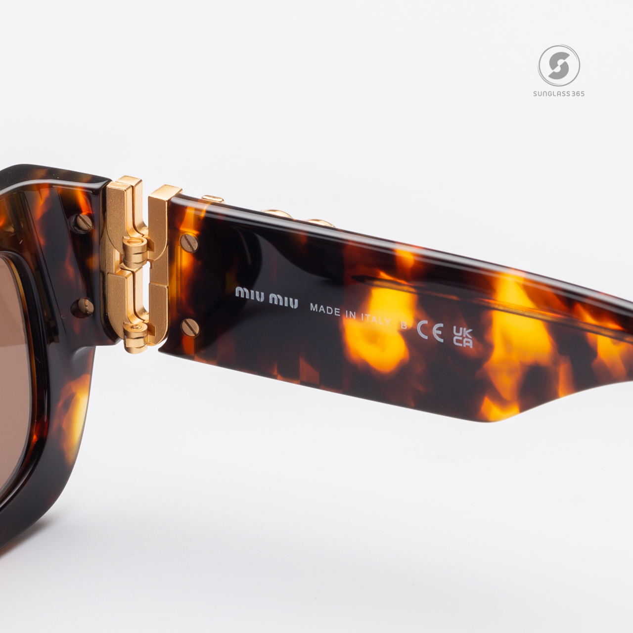 แว่นกันแดด Miu Miu Glimpse MU09WS VAU06B