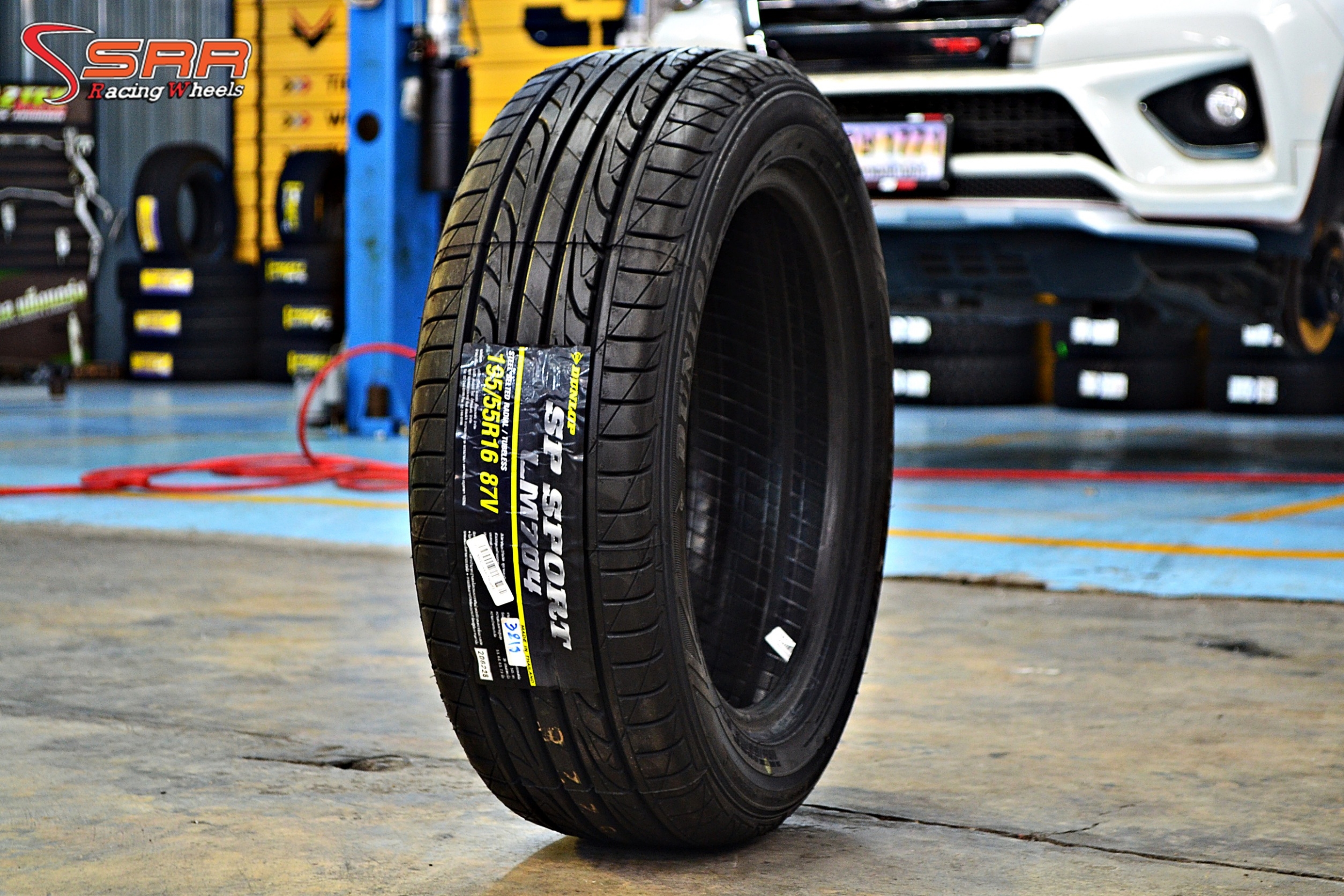 DUNLOP LM704 195/55-16 ยางสำหรับรถเก๋ง