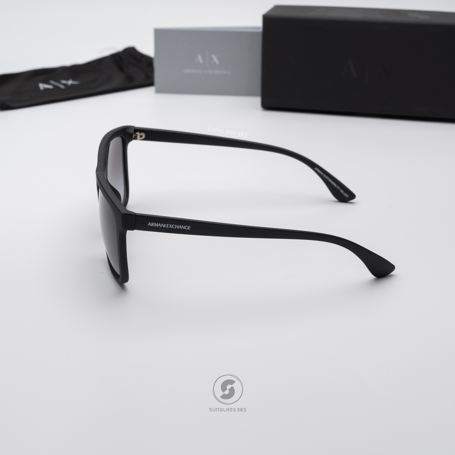 แว่นกันแดด Armani Exchange AX4112SU 80788G