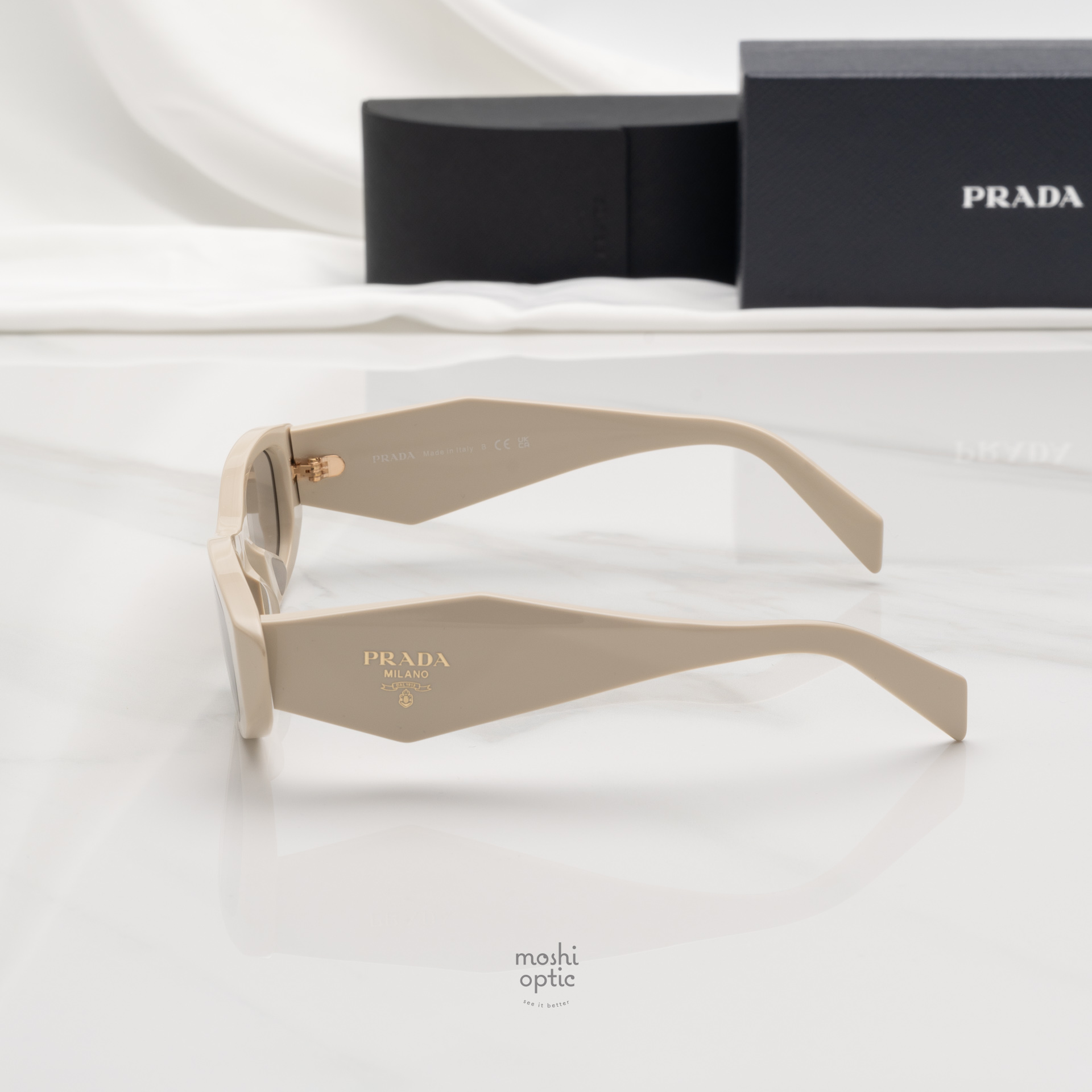 แว่นกันแดด PRADA PRB16SF 21D5J2