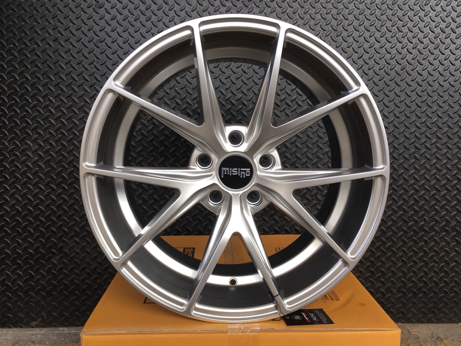 ล้อแม็กซ์ MISINO 5X114ET 35 18x8.5 COLOR HYPER Silver