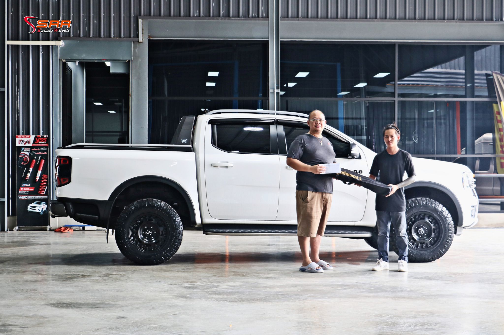 BLACK RHINO AXLE ขอบ17นิ้ว (6รู139.7)