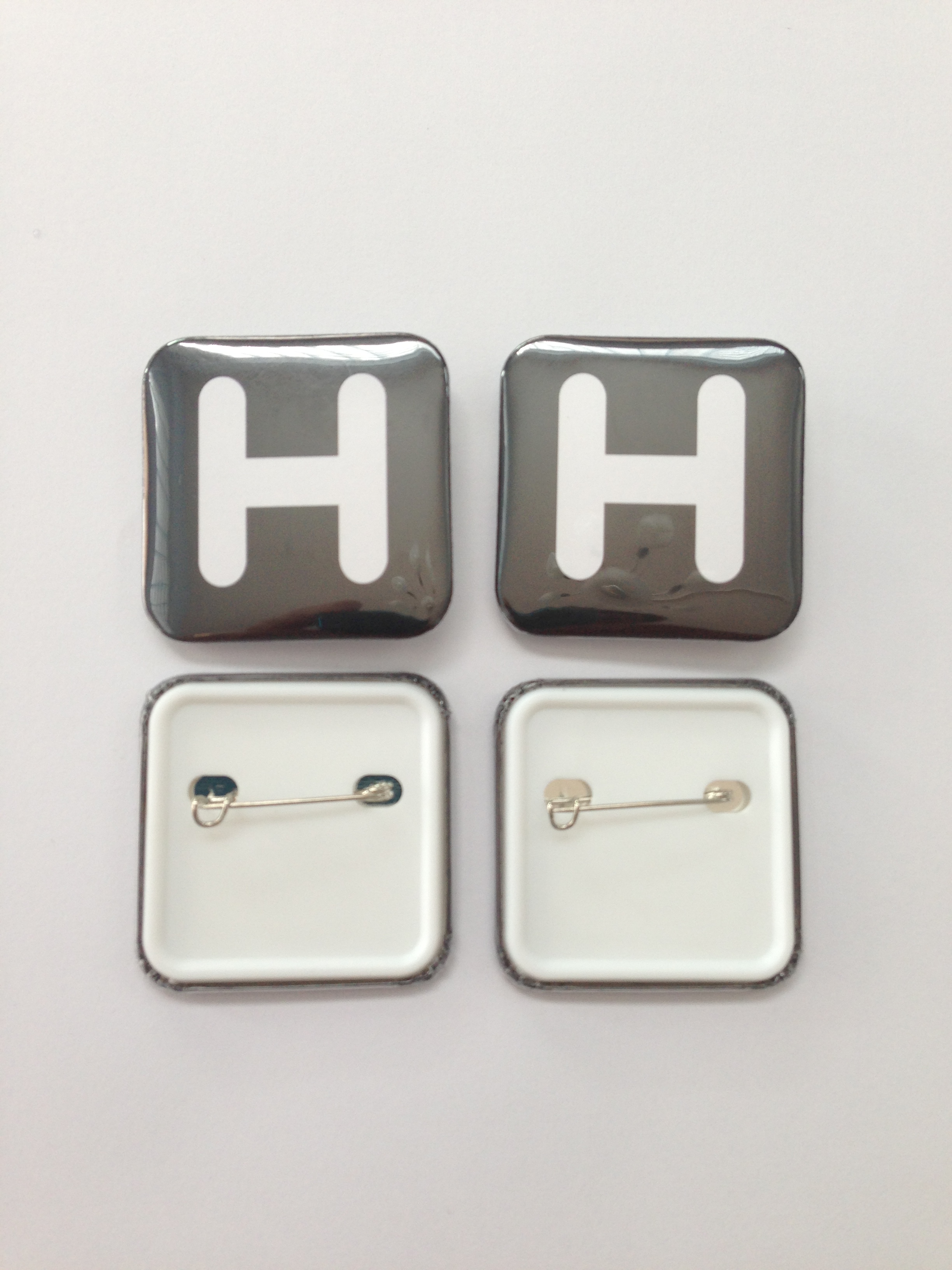 เข็มกลัดสี่เหลี่ยมจัตุรัส รับทําเข็มกลัดสี่เหลี่ยม