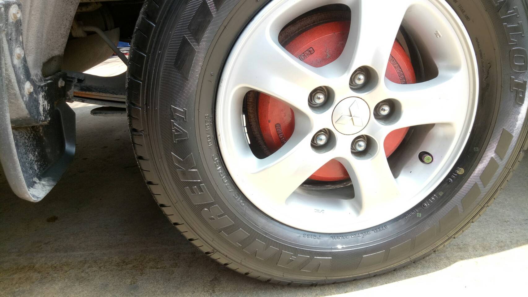 DUNLOP V1 215-70-15 ซื้อ2แถม2 ใส่ TRITON ราคาถูก