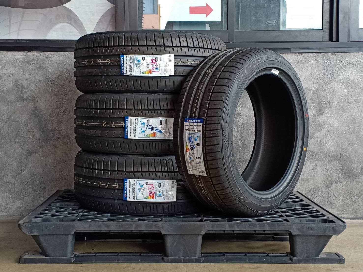 FALKEN 235/45ZR18 AZENIS FK510 98Y MADE IN JAPAN