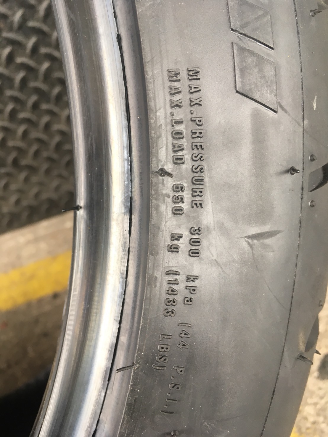 ACCELERA DELTASPORT 265/35-18 ปี18 เส้น 2900 ปกติ 4500