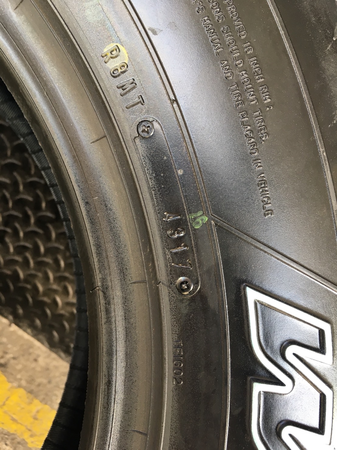 FALKEN 245-70-16 เส้น 2900 ปกติ 3500 ปี17