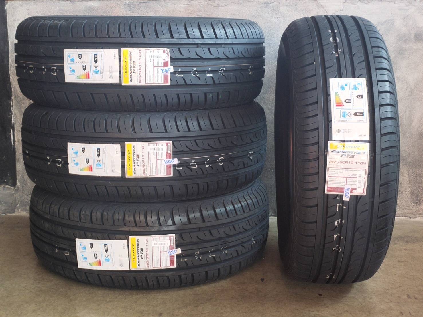 DUNLOP GRANTREK PT3 265/60R18 110H Y:1220 THAILAND