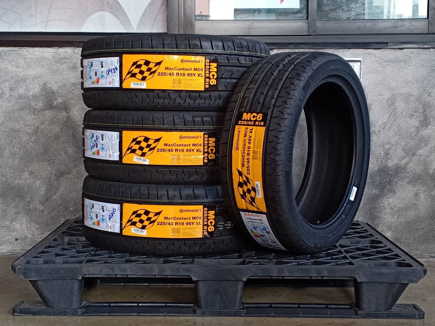 CONTINENTAL 225/45R18 CONTACT MC6 95Y XL MADE IN MALAYSIA