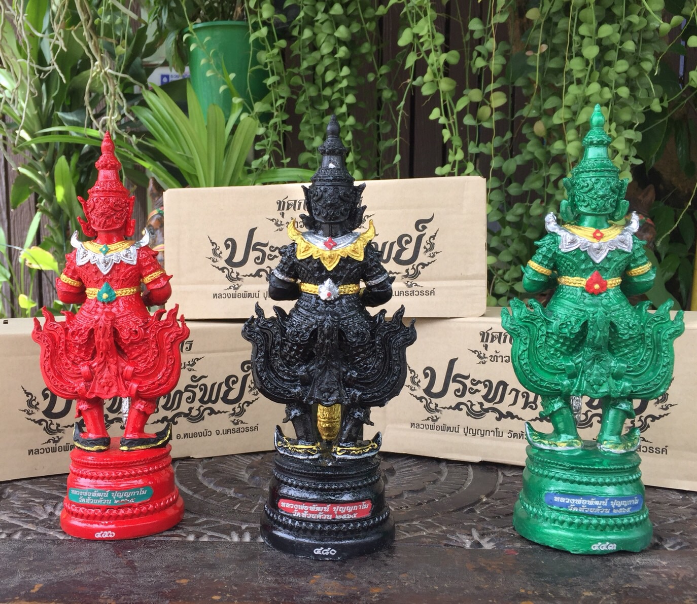 ท้าวเวสฯ รุ่นประทานทรัพย์ สีเขียว เหนี่ยวทรัพย์ ตั้งบูชา สูง 9 นิ้ว