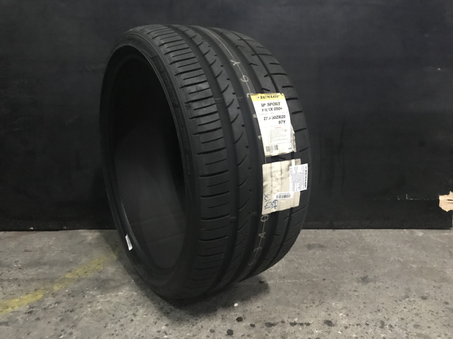 DUNLOP SP SPORT MAXX050+ 275/30-20 ปี17 เส้น 6800 ปกติ 9800