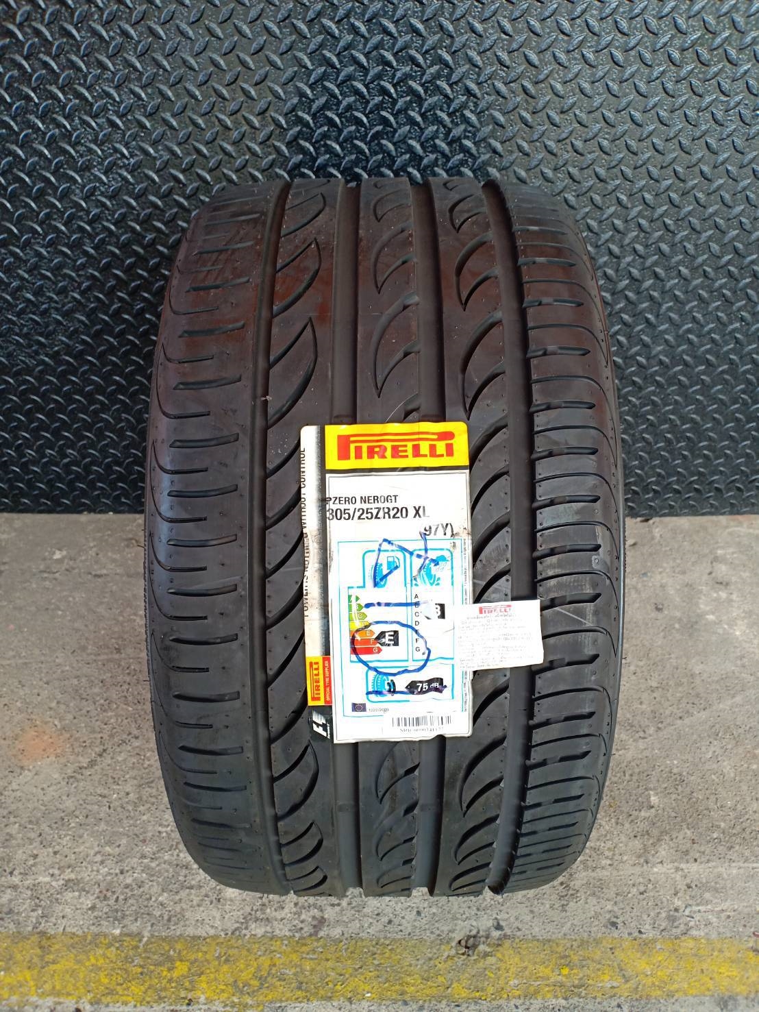 PIRELLI PZERO NEROGT 305/25-20 เส้น 6800 ปกติ 18000 ปี17