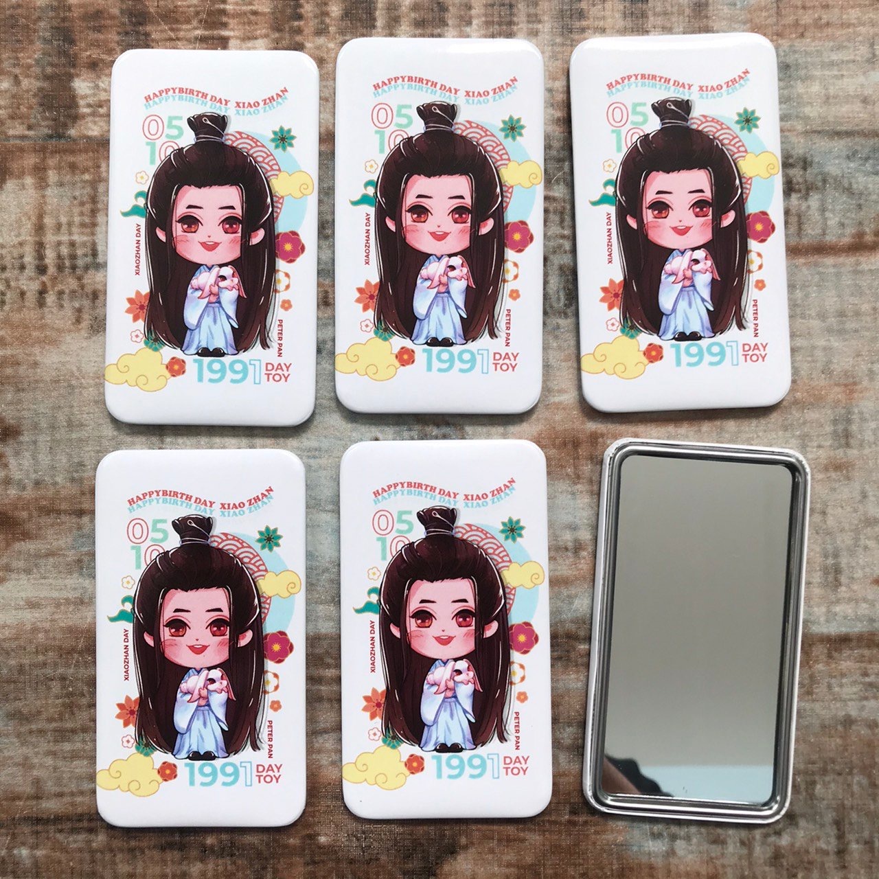 กระจกสี่เหลี่ยม รับผลิตกระจกสี่เหลี่ยมสกรีนโลโก้ตามแบบ