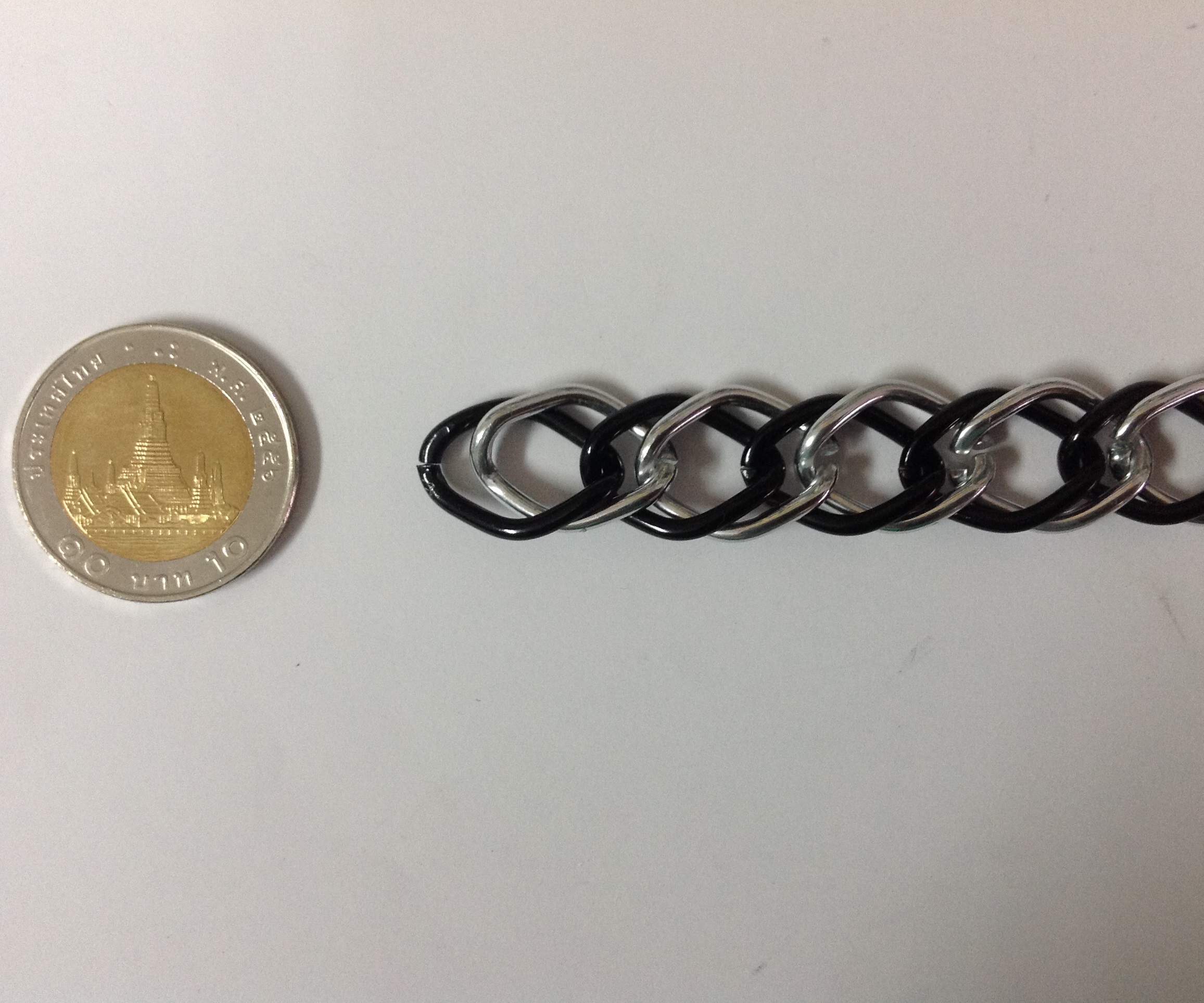 โซ่สลับดำเงินใหญ่