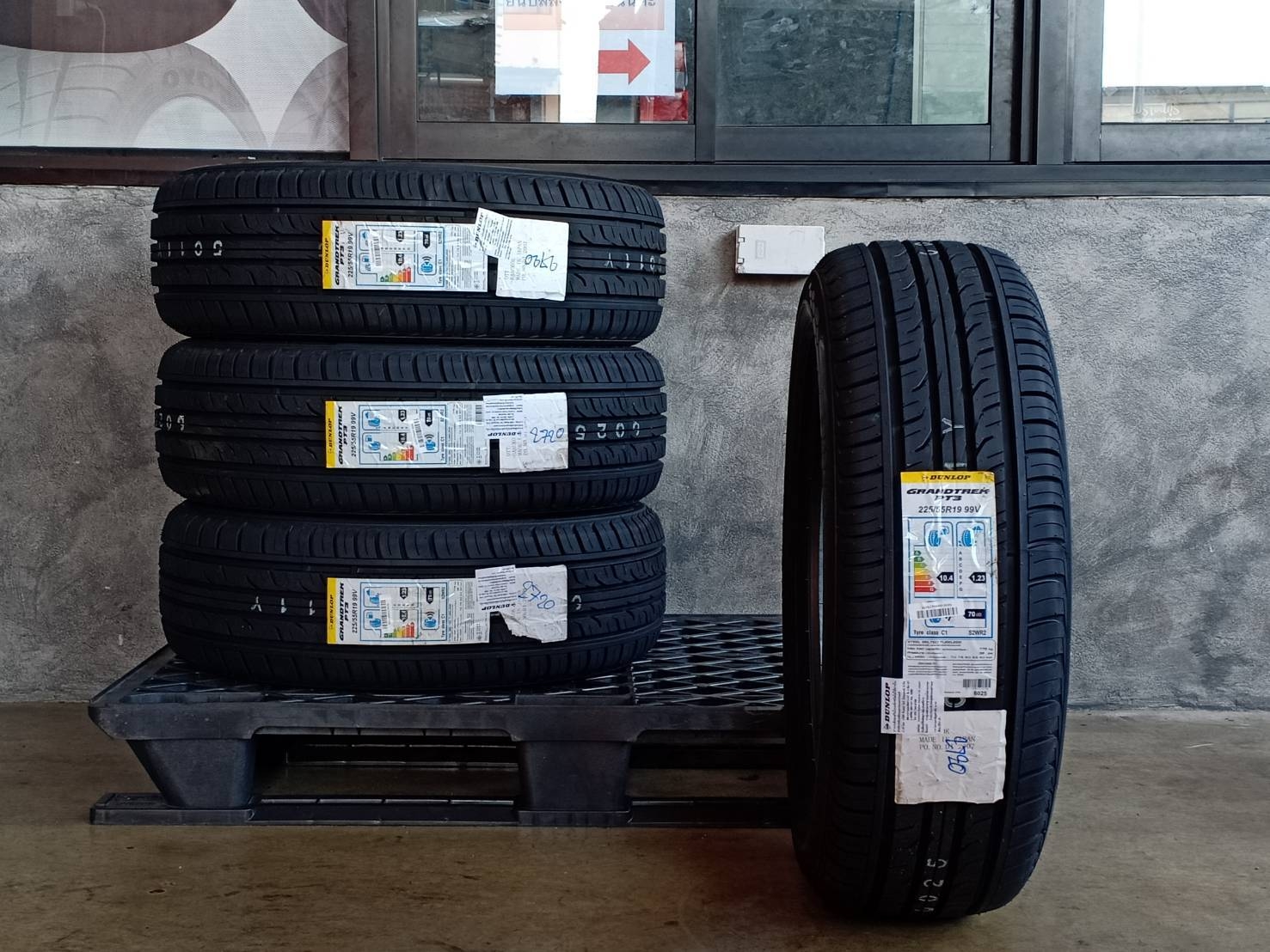 DUNLOP 225/55R19 GRANDTREK PT3 99V MADE IN JAPAN