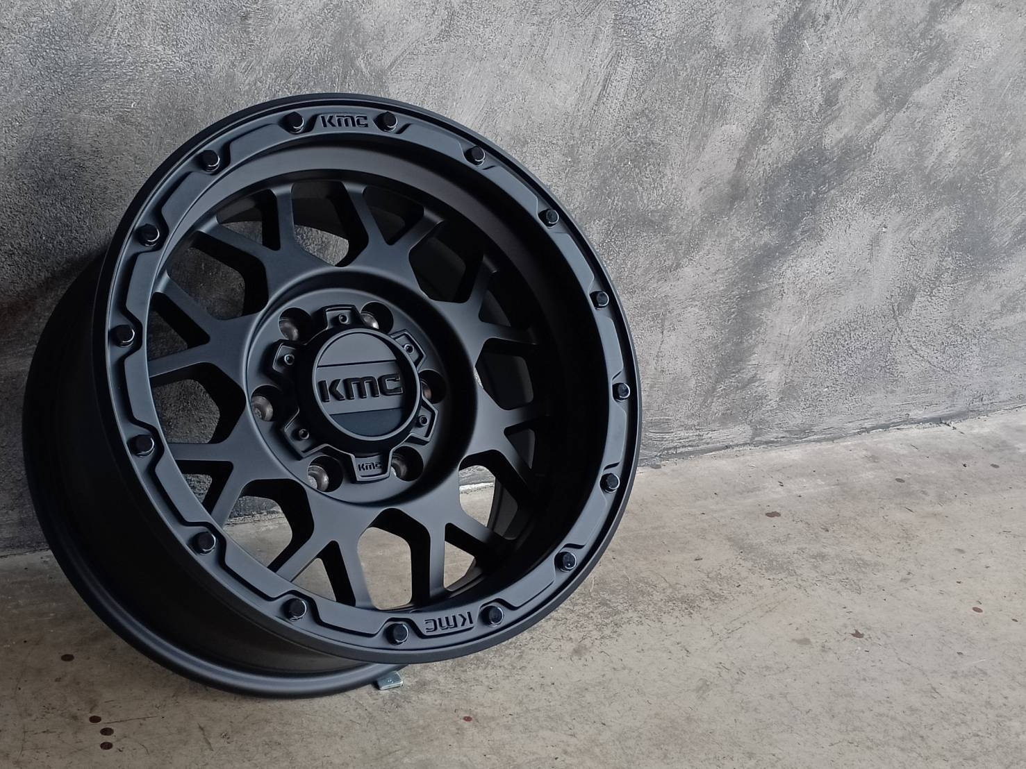 KM535 16X8 6X139.7 -6 106.25 M-BLK