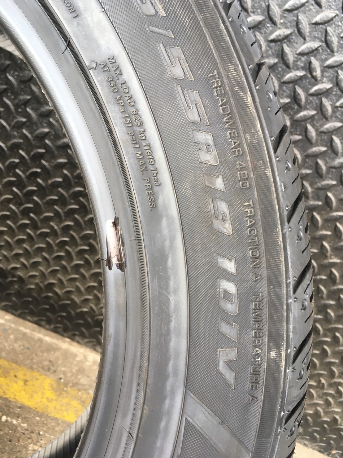 YOKOHAMA PARADA 235-55-19 เส้น 8500 ปี18 ปกติ 12000