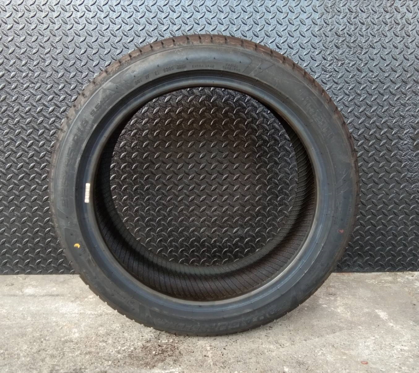 ยางใหม่ PIRELLI DRAGON SPORT 225/45-18 เส้น 3500 ปกติ 5000 บาท